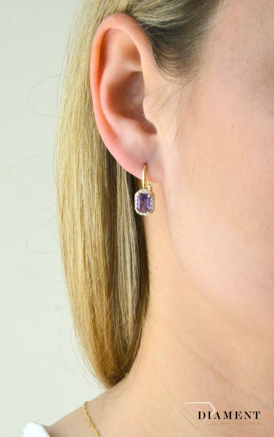 Złote kolczyki 585 z fioletową cyrkonią. Złote kolczyki z fioletową cyrkonią. Złote kolczyki damskie. Złote kolczyki na prezent. Złote kolczyki damskie. Złote kolczyki na każdą okazję..jpg